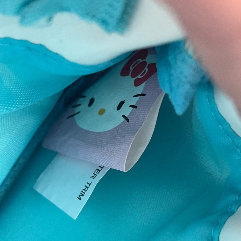 HELLO KITTY Wristlet/Coin Purse - Picture 5 of 8